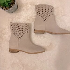 Michael Kors tan  ankle boots Size 7.5